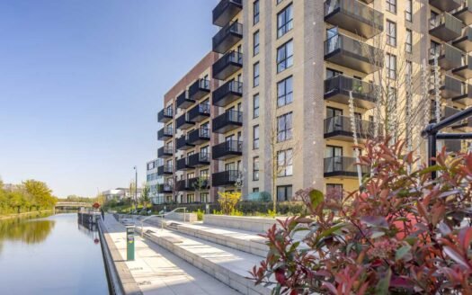 Hayes Village – Barratt London