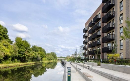 Hayes Village – Barratt London